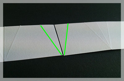 裏返して、折り筋の方向に注意しながら台座パーツを並べます｜「天球儀」の作り方